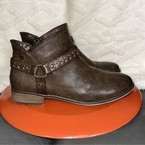 ROXY 9 Brown Faux Leather Embroidered Ankle Zip Saddle Boots